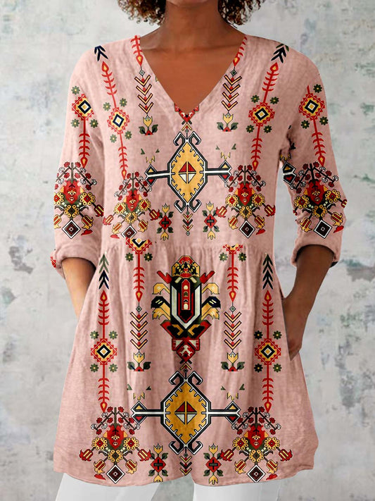 Women's Pellis Geometric Pattern   V-neck Top